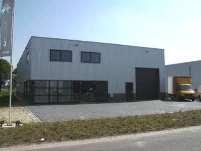 Ons bedrijfspand op industieterrein Arenbos in Heythuysen